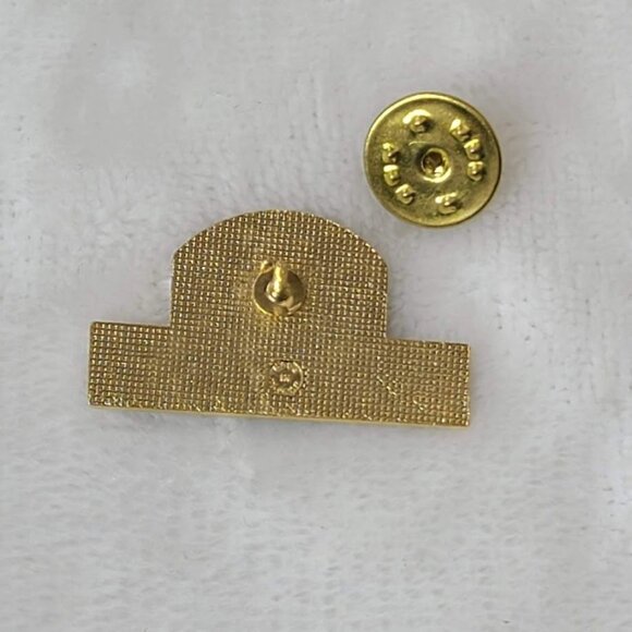 Maryland State Flag Souvenir Enamel Lapel Pin - Picture 4 of 5